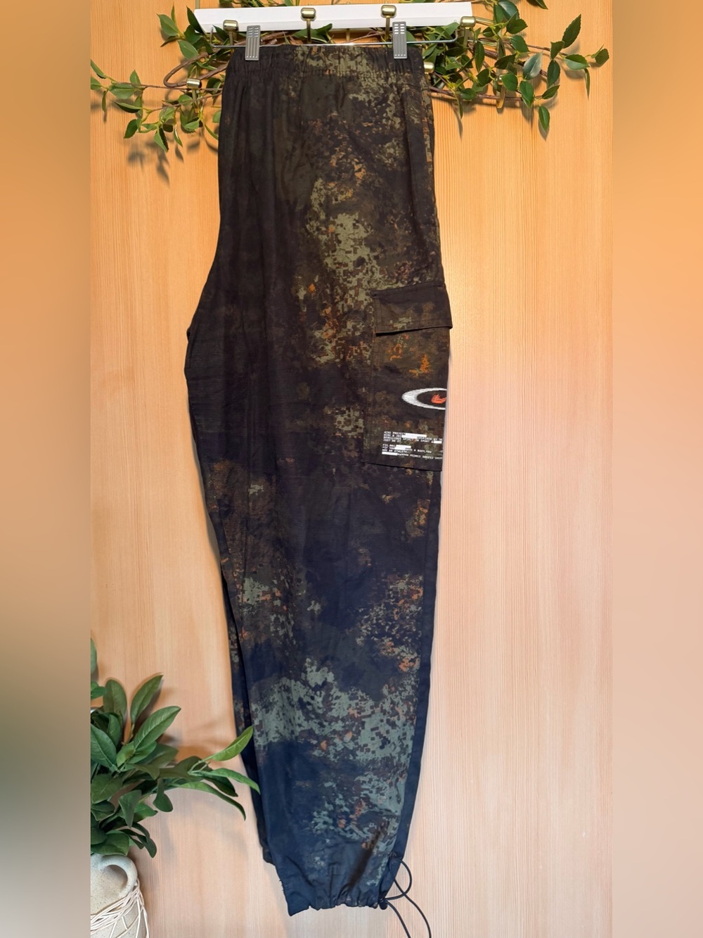 Nike Men's Camo Cargo Pants - Black & Olive